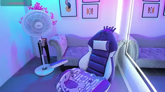 Victoria  doll online show from April 22, 12:28 pm