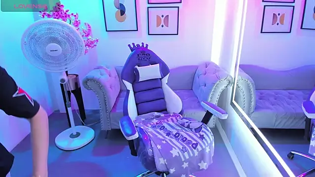 Victoria  doll online show from April 23, 12:29 pm