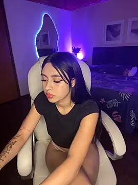 scarlett pinkk1 online show from April 23, 3:19 am