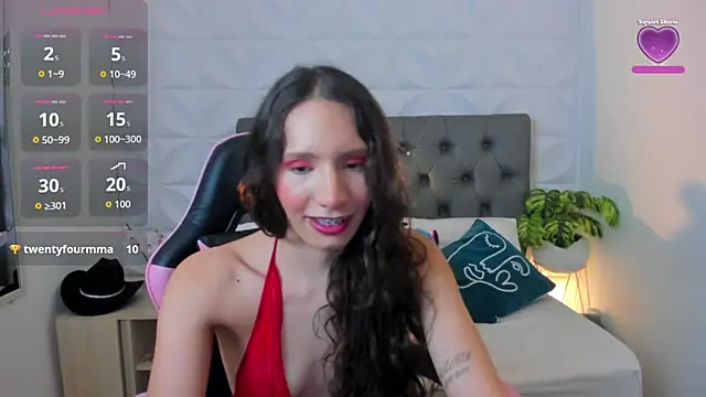 Snapshot of valeryn__rosse chatting on May 3, 5:13 am valeryn rosse online show from May 3, 5:13 am