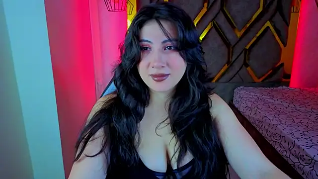 Snapshot of Luvienne chatting on March 3, 7:42 pm Luvienne online show from March 3, 7:42 pm