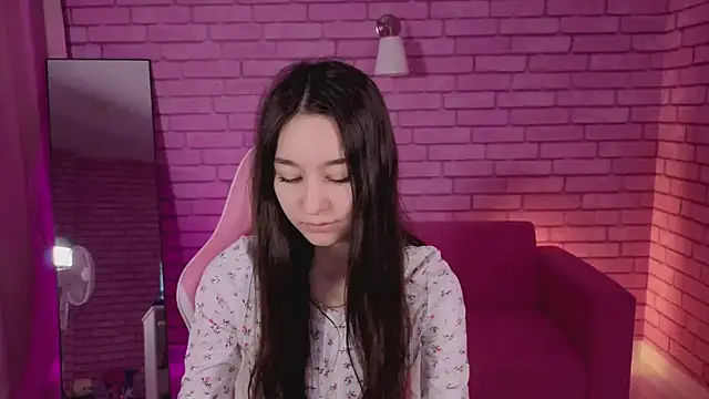 Nicole Brownie online show from February 17, 8:33 am