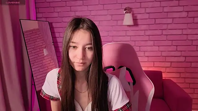Nicole Brownie online show from May 11, 12:38 am