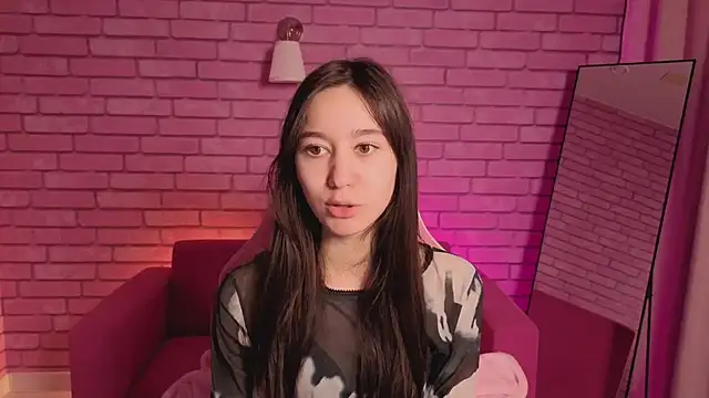 Nicole Brownie online show from May 19, 1:11 am