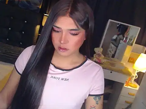 Snapshot of Katezorah chatting on March 12, 6:36 pm Katezorah online show from March 12, 6:36 pm