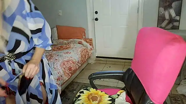 Snapshot of starandsky chatting on March 8, 6:34 pm starandsky online show from March 8, 6:34 pm