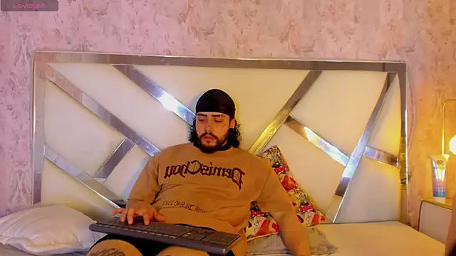 Benny and Mark online show from February 6, 3:55 am