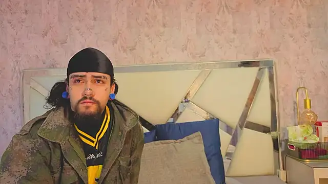 Benny and Mark online show from March 20, 4:06 am