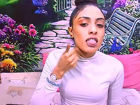 Snapshot of IndianPretty14u2Luv chatting on April 28, 5:12 am IndianPretty14u2Luv online show from April 28, 5:12 am