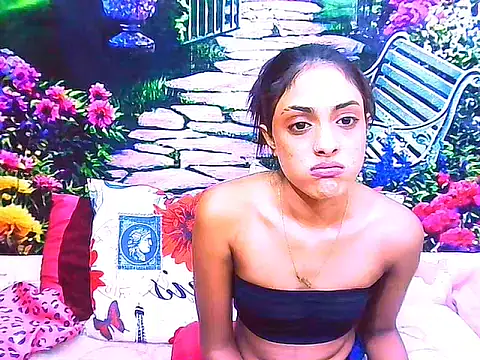 Snapshot of IndianPretty14u2Luv chatting on May 9, 6:40 am IndianPretty14u2Luv online show from May 9, 6:40 am