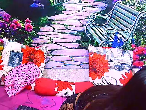 Snapshot of IndianPretty14u2Luv chatting on May 21, 6:31 am IndianPretty14u2Luv online show from May 21, 6:31 am