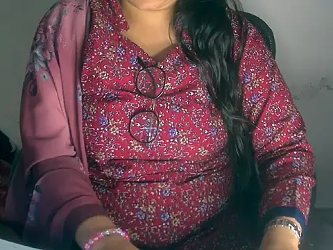 Snapshot of Cute_Aliyaa chatting on March 1, 8:16 am Cute Aliyaa online show from March 1, 8:16 am