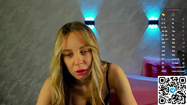 Tesssa Young online show from March 11, 1:00 am