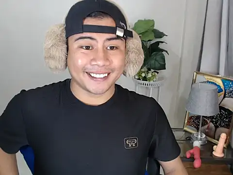 Snapshot of beraldick chatting on February 12, 11:05 am beraldick online show from February 12, 11:05 am