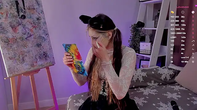 Snapshot of EdraFels chatting on February 20, 9:15 pm EdraFels online show from February 20, 9:15 pm