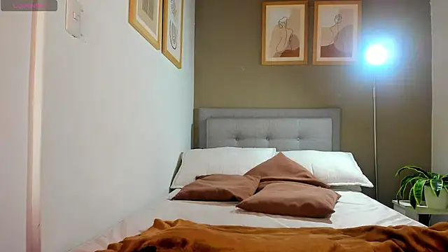 SalomeStorm  online show from April 24, 3:25 pm