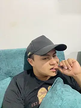 andresmahecha777 online show from March 6, 12:40 am