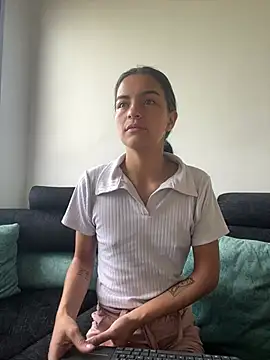 bliinkii and luka  online show from April 6, 12:28 pm