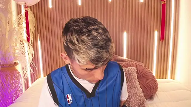 Max Hader online show from April 23, 3:19 am