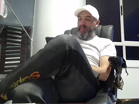 seriohetero19 online show from February 16, 11:34 pm