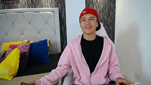 Dominik Souza online show from February 6, 1:25 pm