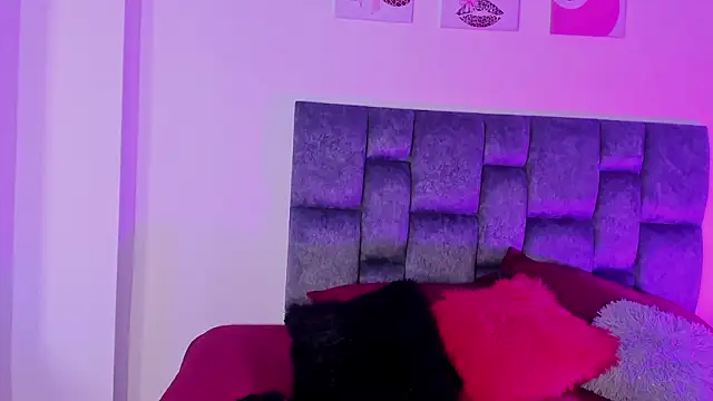 Isabella Moon9 online show from February 7, 11:36 am