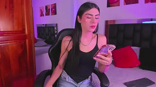 Isabella Moon9 online show from February 23, 11:40 am