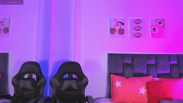 Isabella Moon9 online show from April 19, 6:10 pm