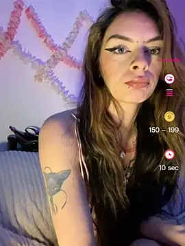 Snapshot of Queen-Pinky chatting on June 11, 7:56 pm Queen-Pinky online show from June 11, 7:56 pm