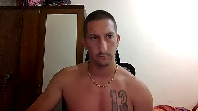 Snapshot of Daniiiel13 chatting on June 7, 3:05 pm Daniiiel13 online show from June 7, 3:05 pm