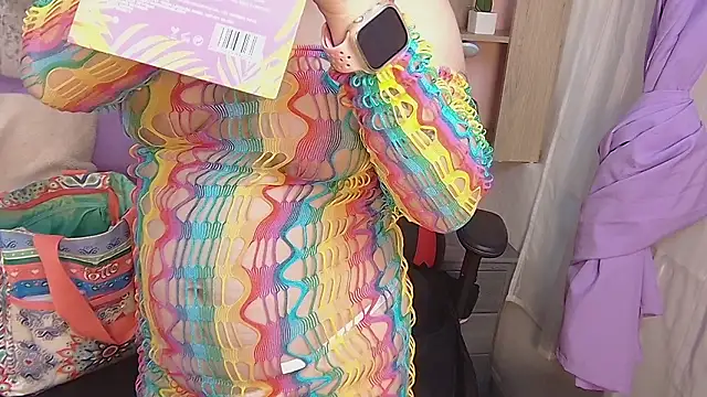 thyara noa online show from March 5, 7:10 pm