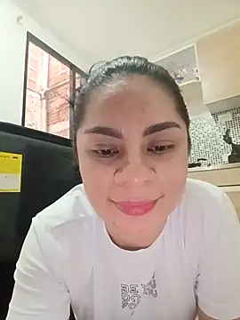 luna pinky online show from February 13, 6:15 pm