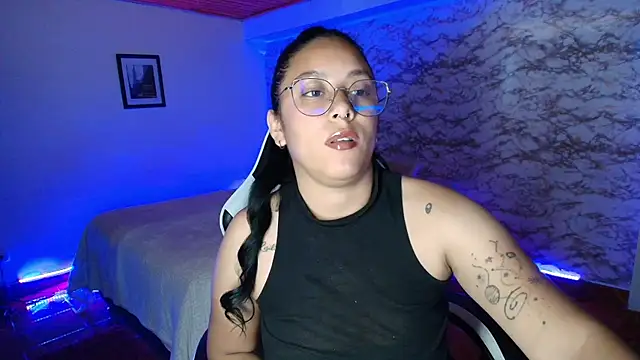 Camila IRoose online show from April 22, 10:00 pm