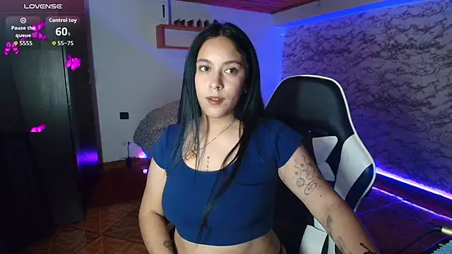Snapshot of Camila_IRoose chatting on July 14, 10:04 pm Camila IRoose online show from July 14, 10:04 pm