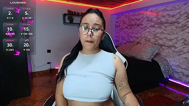 Snapshot of Camila_IRoose chatting on July 22, 12:52 pm Camila IRoose online show from July 22, 12:52 pm