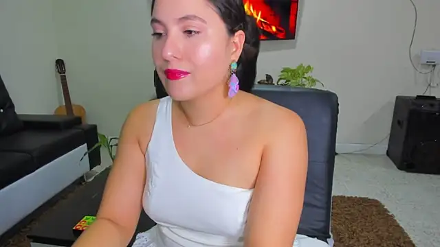 Snapshot of Alessandra_01 chatting on June 21, 2:03 am Alessandra 01 online show from June 21, 2:03 am