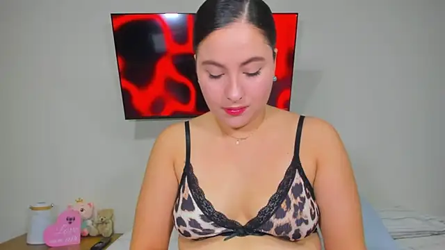 Snapshot of Alessandra_01 chatting on June 23, 2:20 am Alessandra 01 online show from June 23, 2:20 am