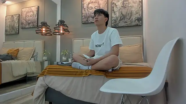 Raphael Nyon online show from March 7, 3:25 am