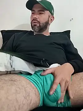 hairyandbigmann online show from March 10, 8:36 pm