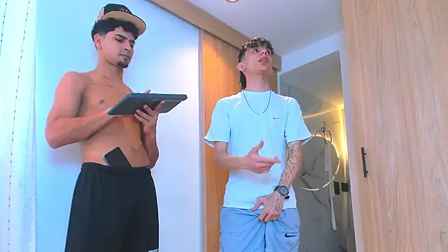 TheBatMansion online show from February 10, 4:22 pm