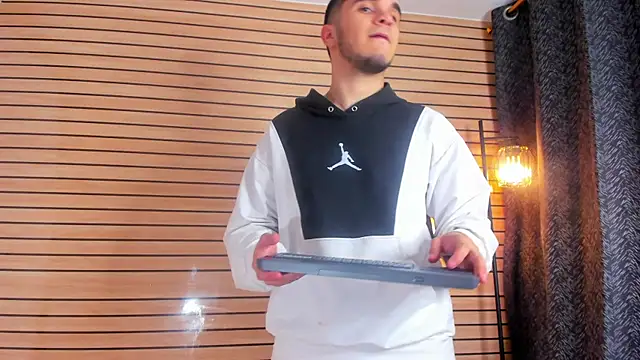 TheBatMansion online show from April 21, 1:42 am