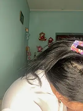 Snapshot of Aloyenita chatting on February 21, 12:28 pm Aloyenita online show from February 21, 12:28 pm