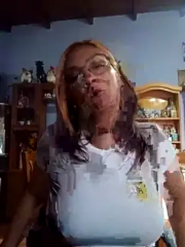 Snapshot of kuramaqueen chatting on April 4, 9:34 pm kuramaqueen online show from April 4, 9:34 pm