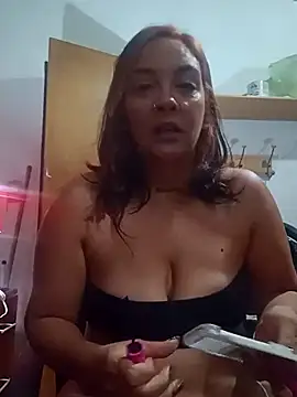 Snapshot of kuramaqueen chatting on April 7, 4:57 am kuramaqueen online show from April 7, 4:57 am