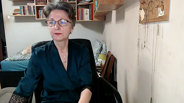 katemodel online show from September 10, 6:46 am