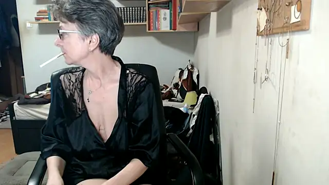 katemodel online show from November 9, 7:28 am