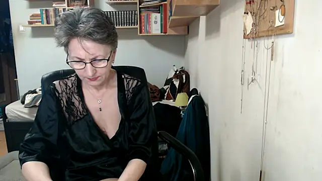 katemodel online show from November 11, 8:14 am