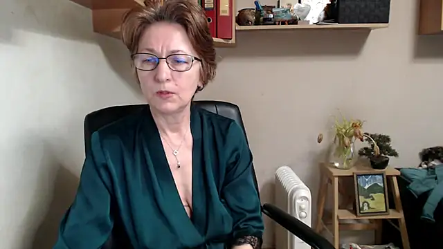 katemodel online show from February 13, 7:59 am