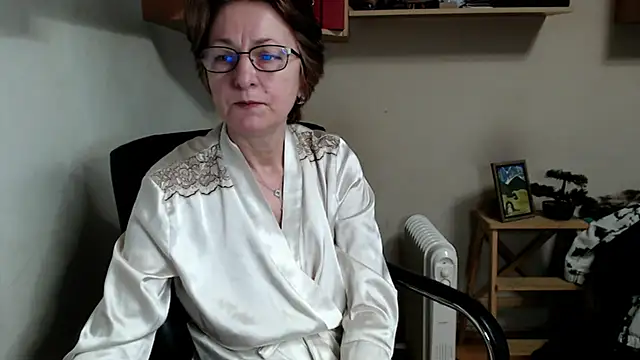 katemodel online show from February 22, 8:02 am