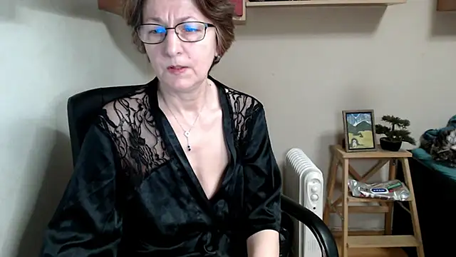 katemodel online show from March 5, 7:59 am